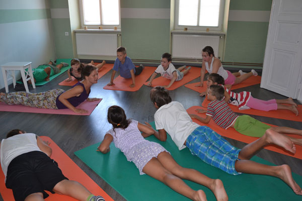 pravljična joga za otroke 1